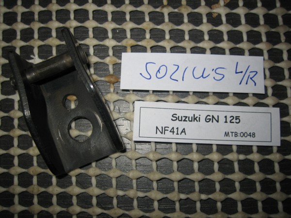 Suzuki GN 125 NF41 Aufnahme Fußraste Sozius