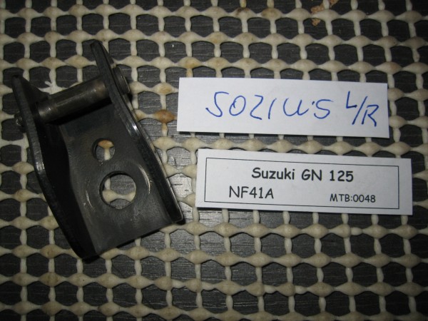 Suzuki GN 125 NF41 Aufnahme Fußraste Sozius