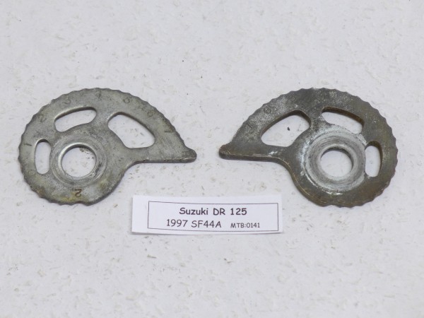Suzuki DR125 SF44 Kettenspanner