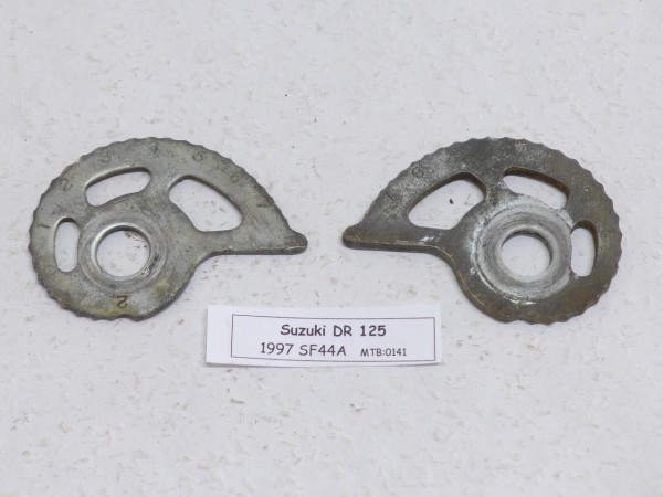 Suzuki DR125 SF44 Kettenspanner