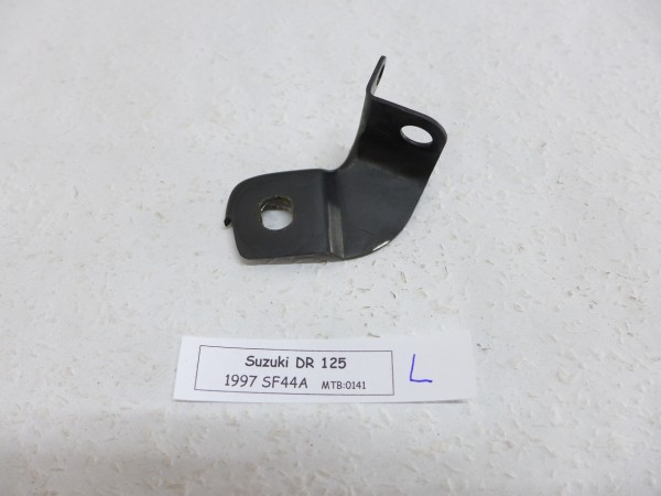 Suzuki DR125 SF44 Blinkerhalterung vorne links