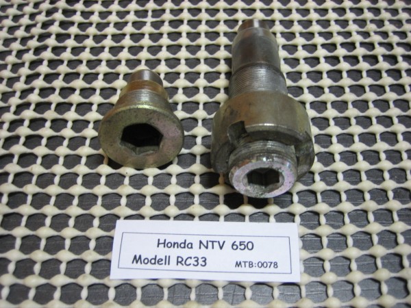 Honda NTV 650 RC33 Schwingenaufnahme komplett