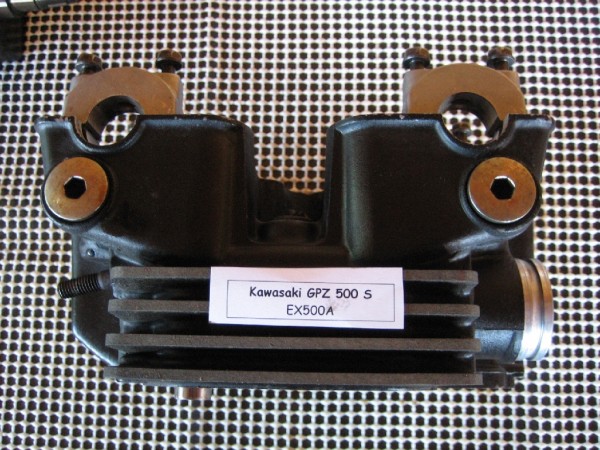Kawasaki GPZ 500 Motor Zylinderkopf mit Nockenwellen