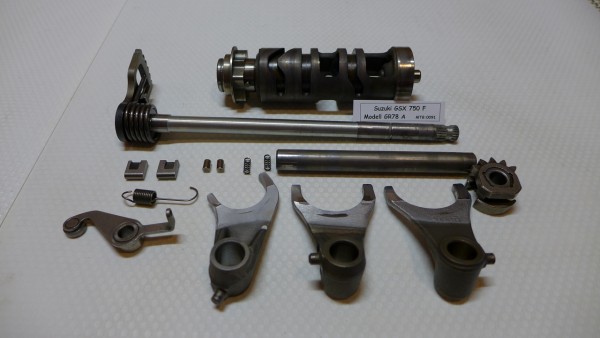 Suzuki GSX 750F GR78A Schaltung komplett