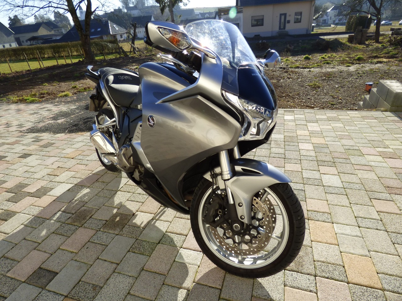 BODYSTYLE Hinterradabdeckung Für Honda VFR1200F SC63 2010-2016 - Sportlicher Spritzschutz