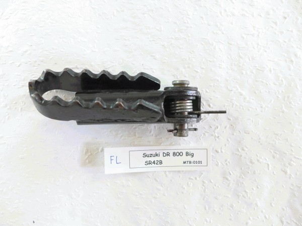 Suzuki DR 800 Big SR42 Raste Fahrer links