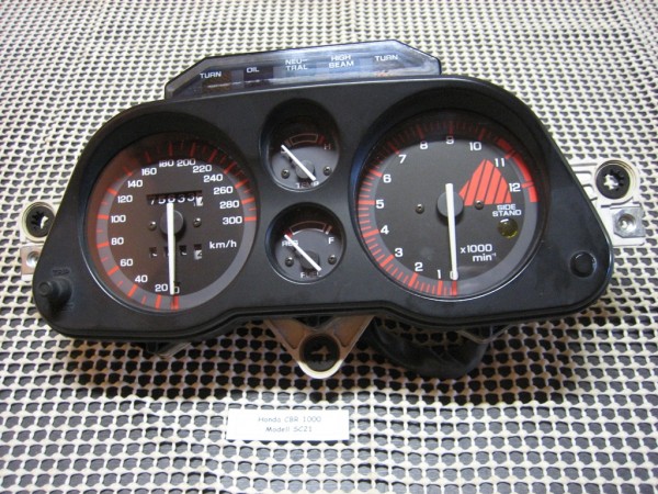 Honda CBR 1000 SC21 Instrumente / Cockpit