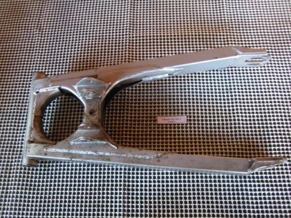 Kawasaki GPZ 500 Schwinge silber