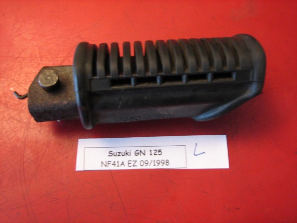 Suzuki GN 125 NF41 Fußraste Fahrer links