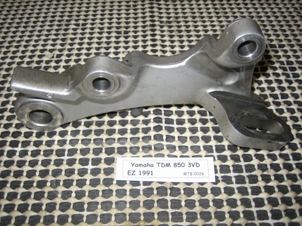 Yamaha TDM 850 3VD Bremssattel hinten Halterung