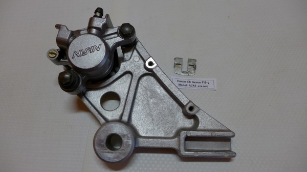 Honda CB 750 RC42 Sevenfifty Bremssattel hinten schwarz mit Halterung